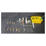 Mixed Lot of Electric Knives and Vintage Kitchen Utility Knives