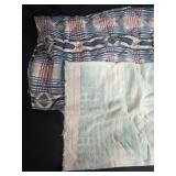 Queen Size Comforter with Mixed Linens Set