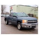 2011 CHEVROLET SILVERADO 1500 LT *1 Owner | 4x4 | No Accidents* (NO RESERVE)