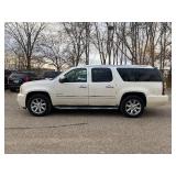 2010 GMC YUKON XL DENALI *All Wheel Drive* (NO RESERVE)