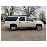 2010 GMC YUKON XL DENALI *All Wheel Drive* (NO RESERVE)