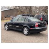 2005 VOLKSWAGEN PASSAT GLX (NO RESERVE)
