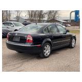 2005 VOLKSWAGEN PASSAT GLX (NO RESERVE)