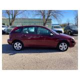 2007 FORD FOCUS ZX5 S *No Accidents* (NO RESERVE)