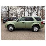 2008 FORD ESCAPE XLT *No Accidents* (NO RESERVE)
