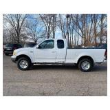 1999 FORD F-150 XL *4x4 | No Accidents* (NO RESERVE)