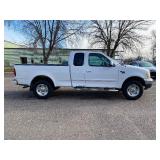 1999 FORD F-150 XL *4x4 | No Accidents* (NO RESERVE)