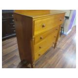 (LRB) Vintage Wood 4-Drawer Dresser...