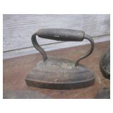 (LRB) Antique Cast Iron Irons and I...