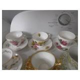 (K) Large Assortment of Vintage Cup...