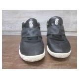 (K) Pair of Kids Nike Kyrie Flytrap...