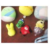 (STR) Assorted Sized SquishMallows,...