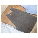 (K) 5 Pair of Jeans - Levis, Gap, W...