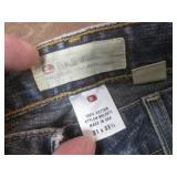 (K) 5 Pair of Jeans - Levis, Wrangl...
