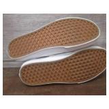 (K) Pair of Vans Off The Wall Slip-...