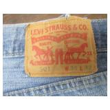 (K) 5 Pair of Jeans - 4 Pair of Lev...
