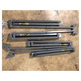 Metaltech Jobsite Series  Tall Tower Set of 46 in. Universal Outriggers  Customer Returns See Pictures