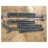 Metaltech Jobsite Series  Tall Tower Set of 46 in. Universal Outriggers  Customer Returns See Pictures