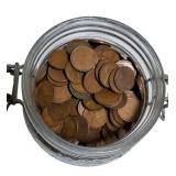 Estate wheat pennies, various dates and mint marks, over 4 lbs without the jar. 600+ pennies.