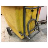 RUBBERMAID #1016 Commercial 1 cu/yd - 2000 Lb Rolling Bin