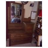 Gentlemen’s dresser