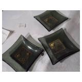 Assortment of decorative pieces