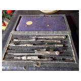 Victrola Model 2-35 suitcase portable phonograph