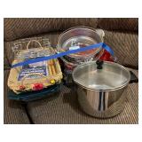 Kitchenware Collection with Bakeware, Pots, Trays, and Heart-Shaped Dish