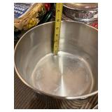 Kitchenware Collection with Bakeware, Pots, Trays, and Heart-Shaped Dish