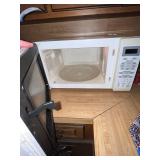 Sharp Carousel Microwave Oven Model R-320E with Turntable and Manual