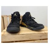 Worn Mens Size US 8.5 Nike Air Jordan Mars 270 Metalic Gold Trim on Black