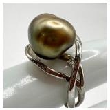 Elegant 18K White Gold Baroque Pearl Ring