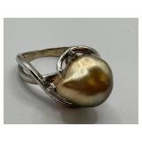 Elegant 18K White Gold Baroque Pearl Ring