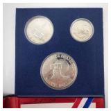 3 piece 40% silver Bicentennial proof set in mint packaging missing outer sleeve