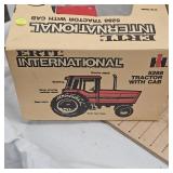 Ertl 5288 International Tractor 1/16 Scale in Original Box