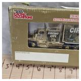 Racing Champions #8 Circuit City 1:64 Scale, Semi-Car-Trailer