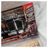 Long Haul Truckers as new 1:32 Truck in Trailer
