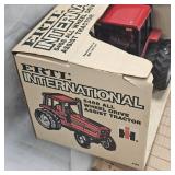 Ertl International 5488 All Wheel Drive Assist 1/16th Scale Tractor, As New in Box