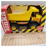 Tonka #3901 Like New Dump Truck, box is tattered