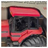 Ertl CASE 7130 1/16th Scale Tractor in Box