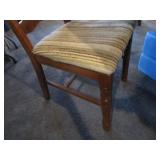 Qu. Anne Dine Table, 4 Chairs