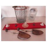 Luminaries, Shoe Stretchers