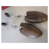 Luminaries, Shoe Stretchers