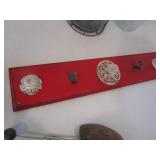 Luminaries, Shoe Stretchers