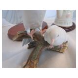 Doves, Lenox, Plateaus