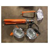 HDX 1200-Watt Halogen Tripod Work Light Missing Parts    Customer Returns See Pictures