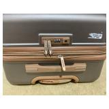 London Fog Regent Large Check-in Expandable Spinner 27" (Minor Transit Damage)