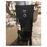Masterbuilt 30 in. Dual Fuel Propane Gas and Charcoal Smoker in Black, 731 sq. in. of Cooking Space  Damaged Mising Piece Customer Returns See Pictures