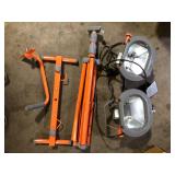 HDX 1200-Watt Halogen Tripod Work Light  Customer Returns See Pictures