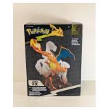 NEW POKÉMON LIGHT FX CHARIZARD DELUXE FIGURE